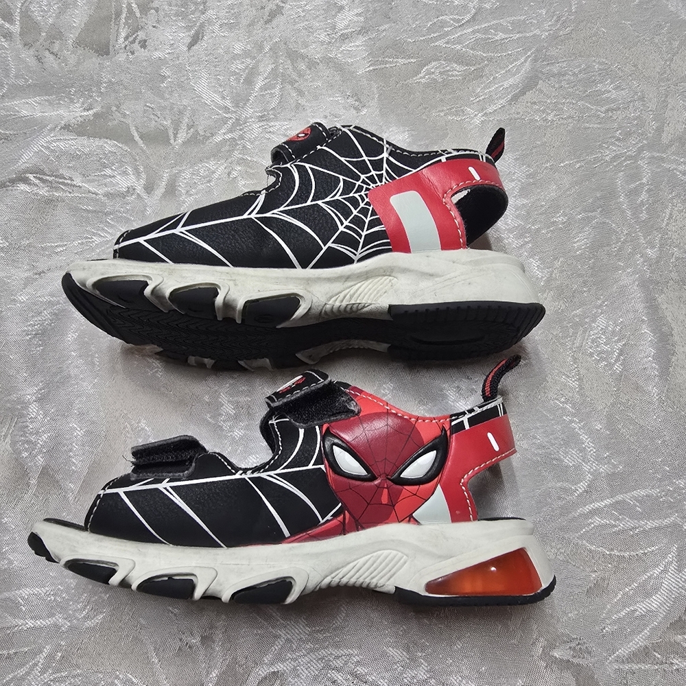 Marvel US 10 Strappy Spiderman Sandal Kidscore Boys Streetwear Heroic Youthful
